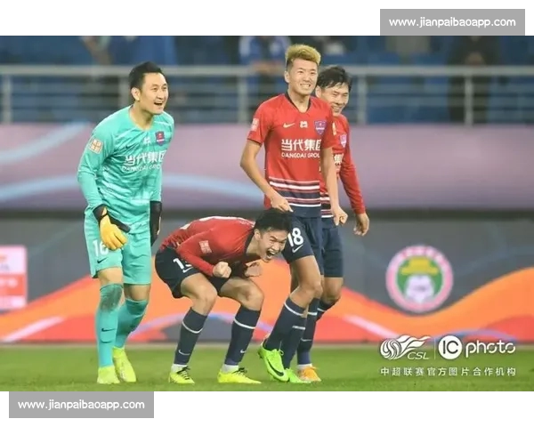 鏖战九十分钟中超赛后复盘球队表现与战术得失全景解析关键瞬间 - 副本 - 副本 鏖战九十分钟中超赛后复盘球队表现与战术得失全景解析关键瞬间 - 副本 - 副本